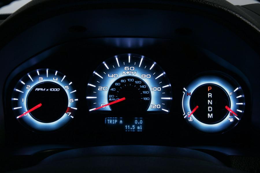  Ford Fusion Sport 2010 года  (US) (фото 10 из 26)